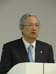 三枝_会見する第一三共の中山社長[1].JPG